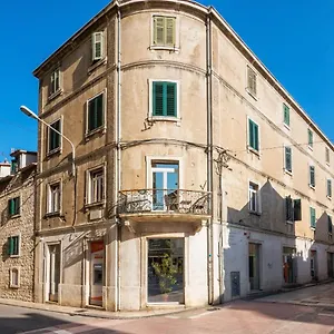 Apartment Queen Teuta In The Heart Of Historical Heritage, Split