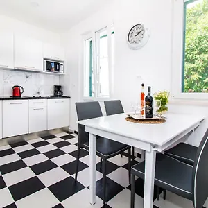Apartment Nella, Split
